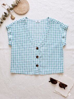 Ardene Gingham Button-Front V-Neck Crop Top